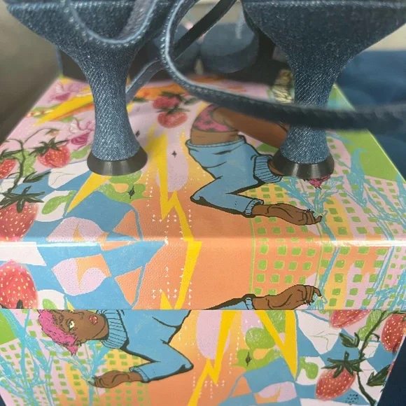 Denim Strap Kitten heels sandals - Picture 5 of 9